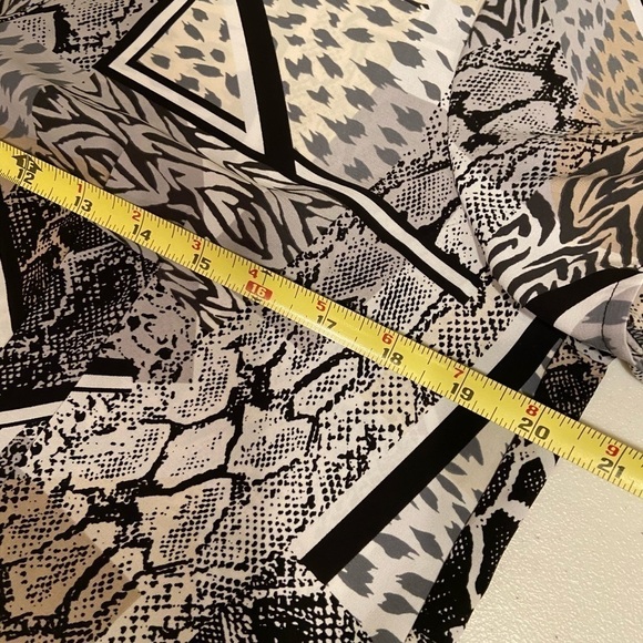 DANA Bachman Button Down Blouse Animal Print - Picture 10 of 10